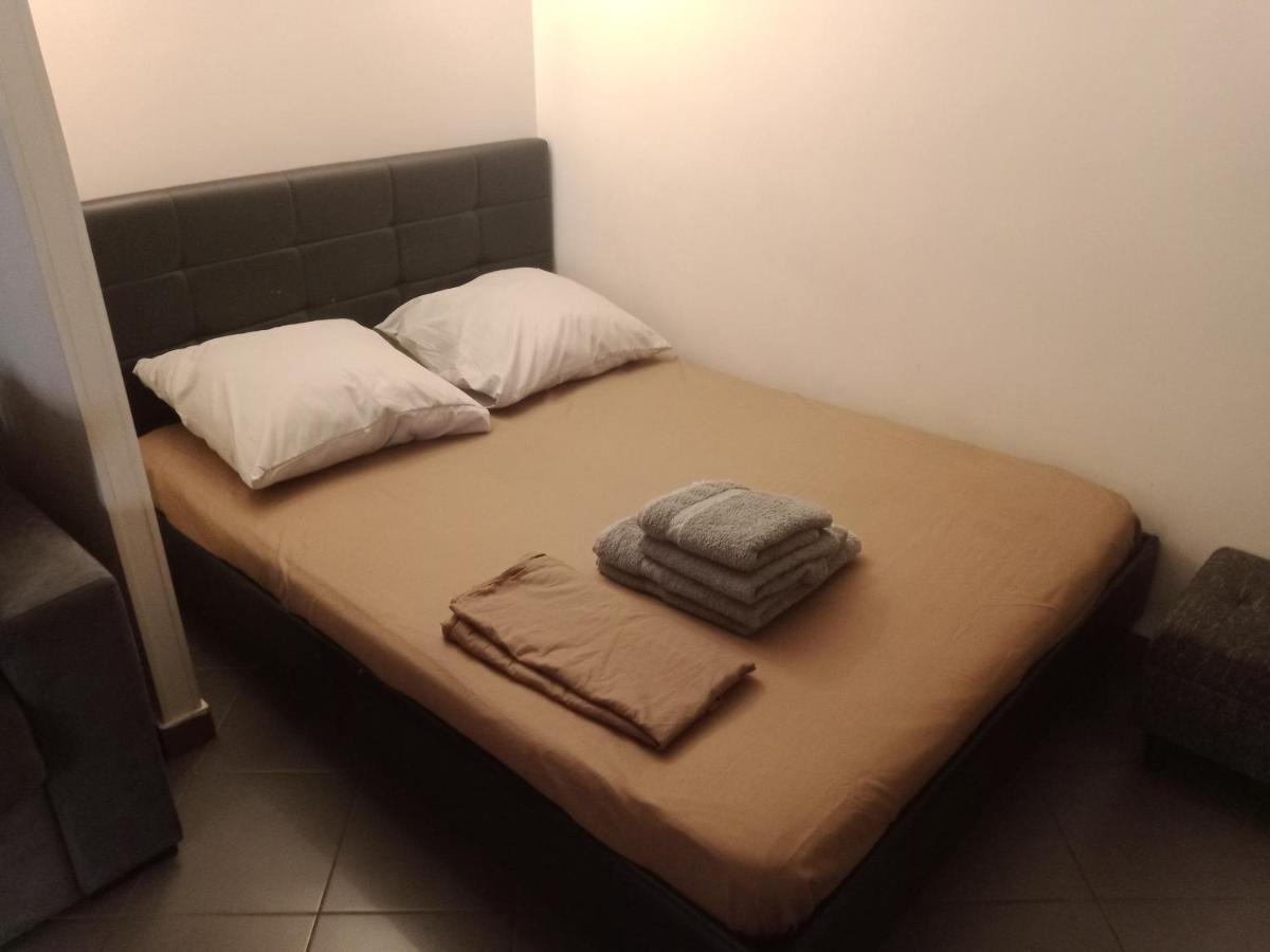 Studio Centre Avec Terrasse Apartment Ментона Екстериор снимка